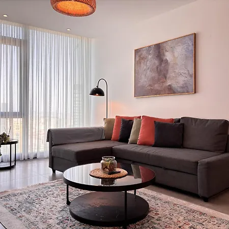 Earthquake-resistant In Sisli Apartment *